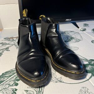 Dr. Martens Bianca Chelsea boot black leather uk 6 women’s 8 men’s 7.5